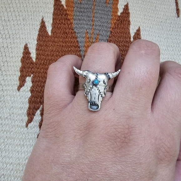 Sterling Silver Signed Bull Cow Steer Skull Turquoise Statement Ring - Picture 3 of 9